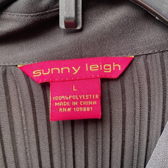 Sunny Leigh Pleated Button Down Tunic - L - Picture 2 of 4